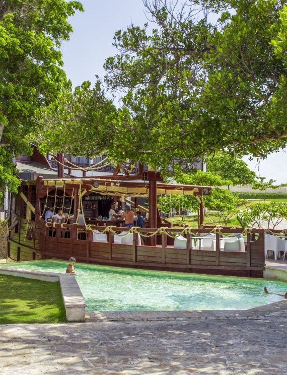El Barco Bar reopening